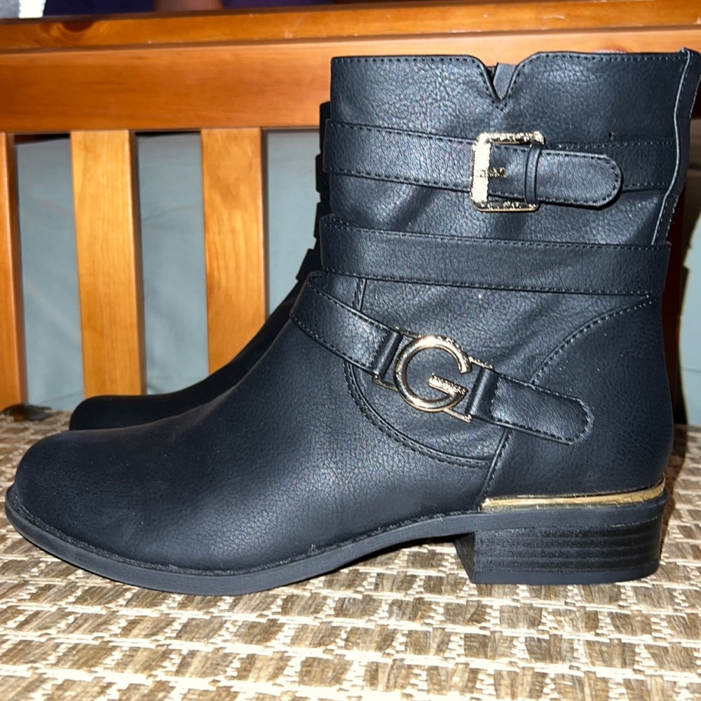 Guess Women’s Boots 9.5